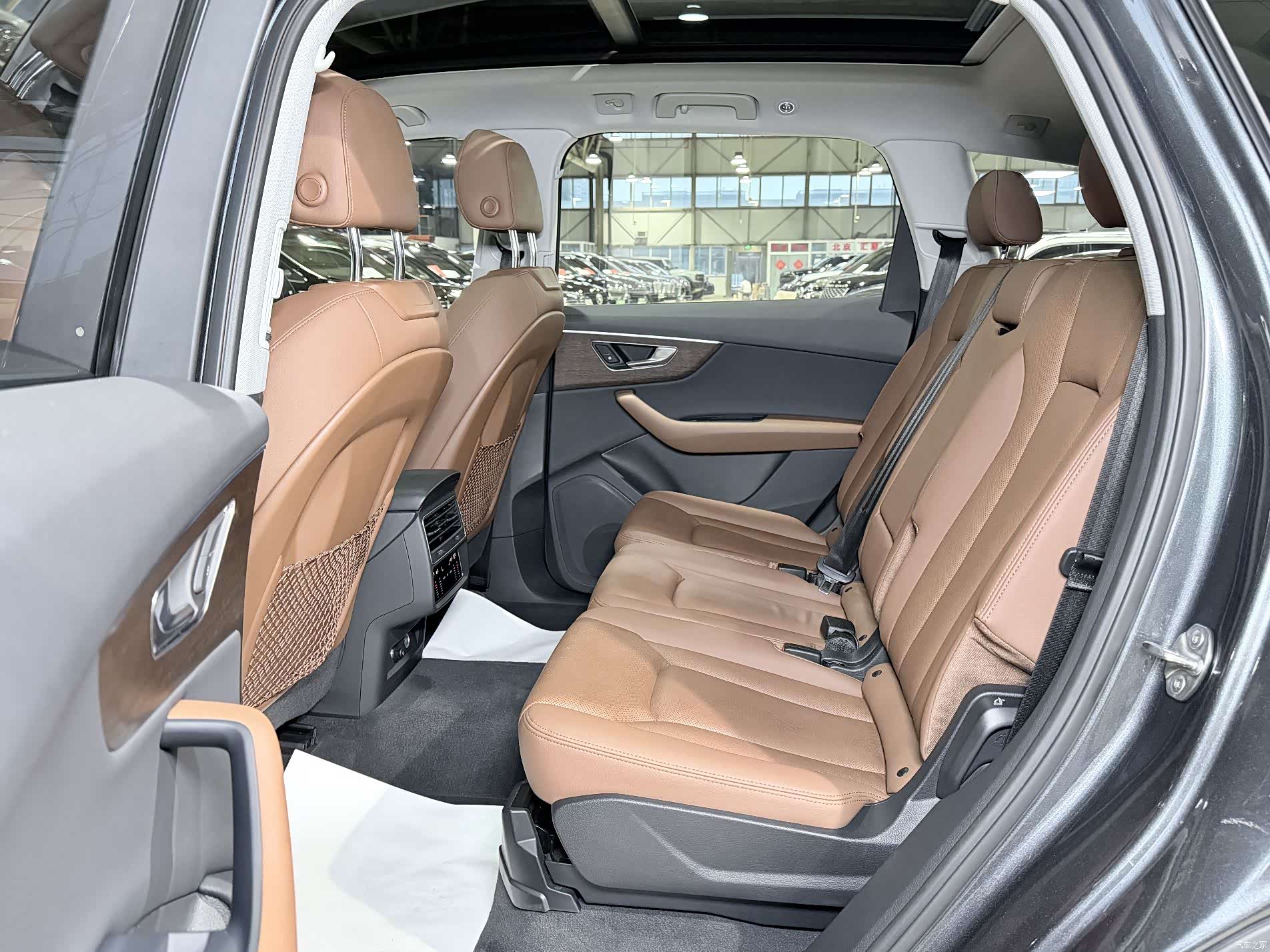 Audi Q7, 2021 8