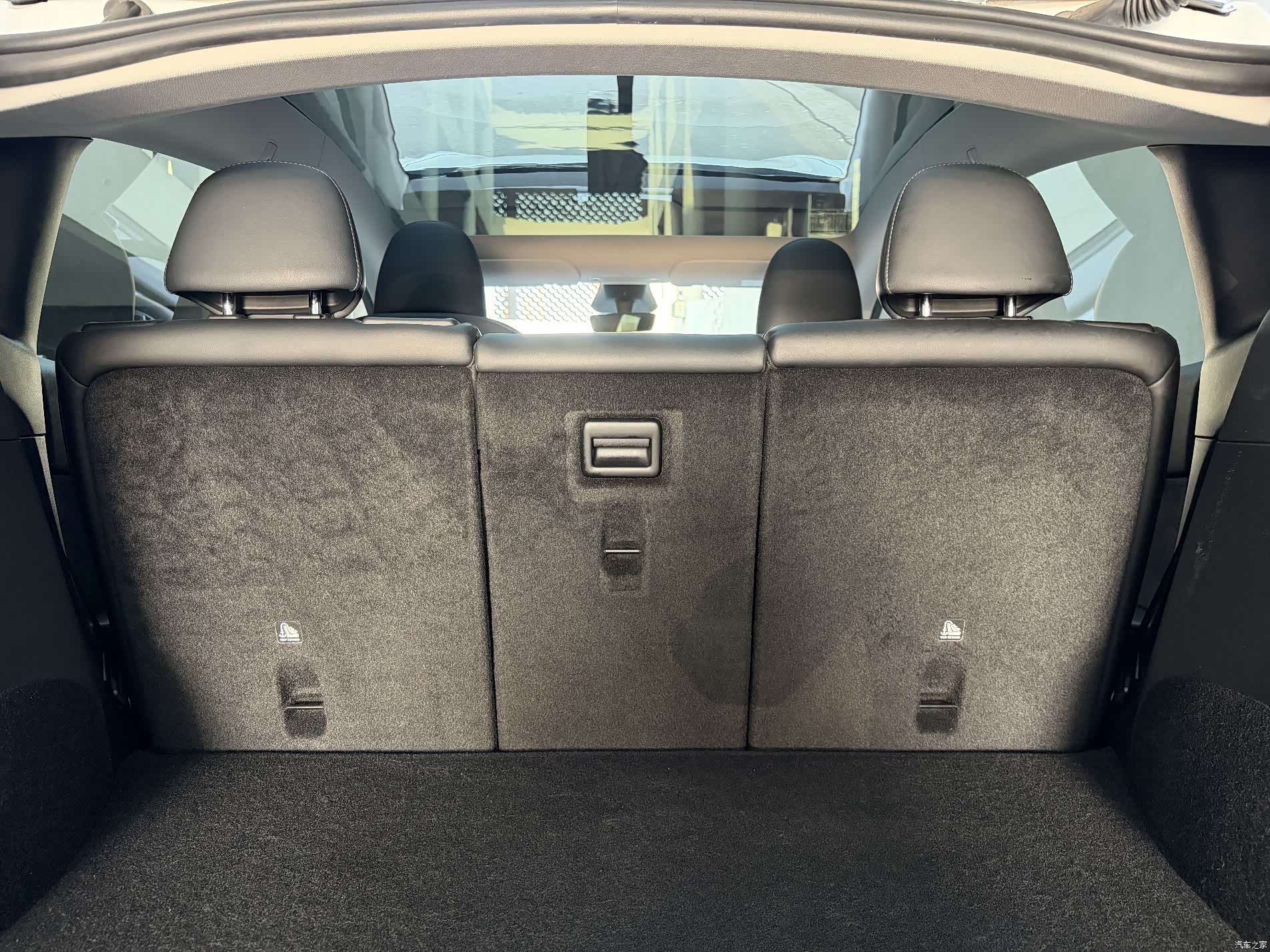 Tesla Model Y, 2024 9