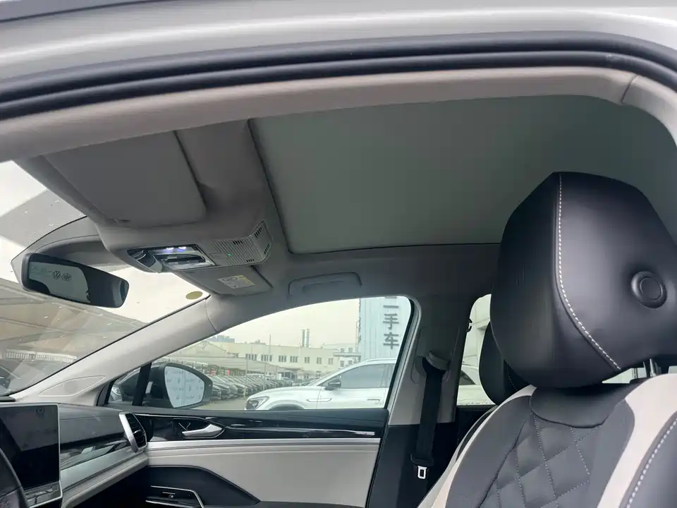 Volkswagen ID.6 CROZZ