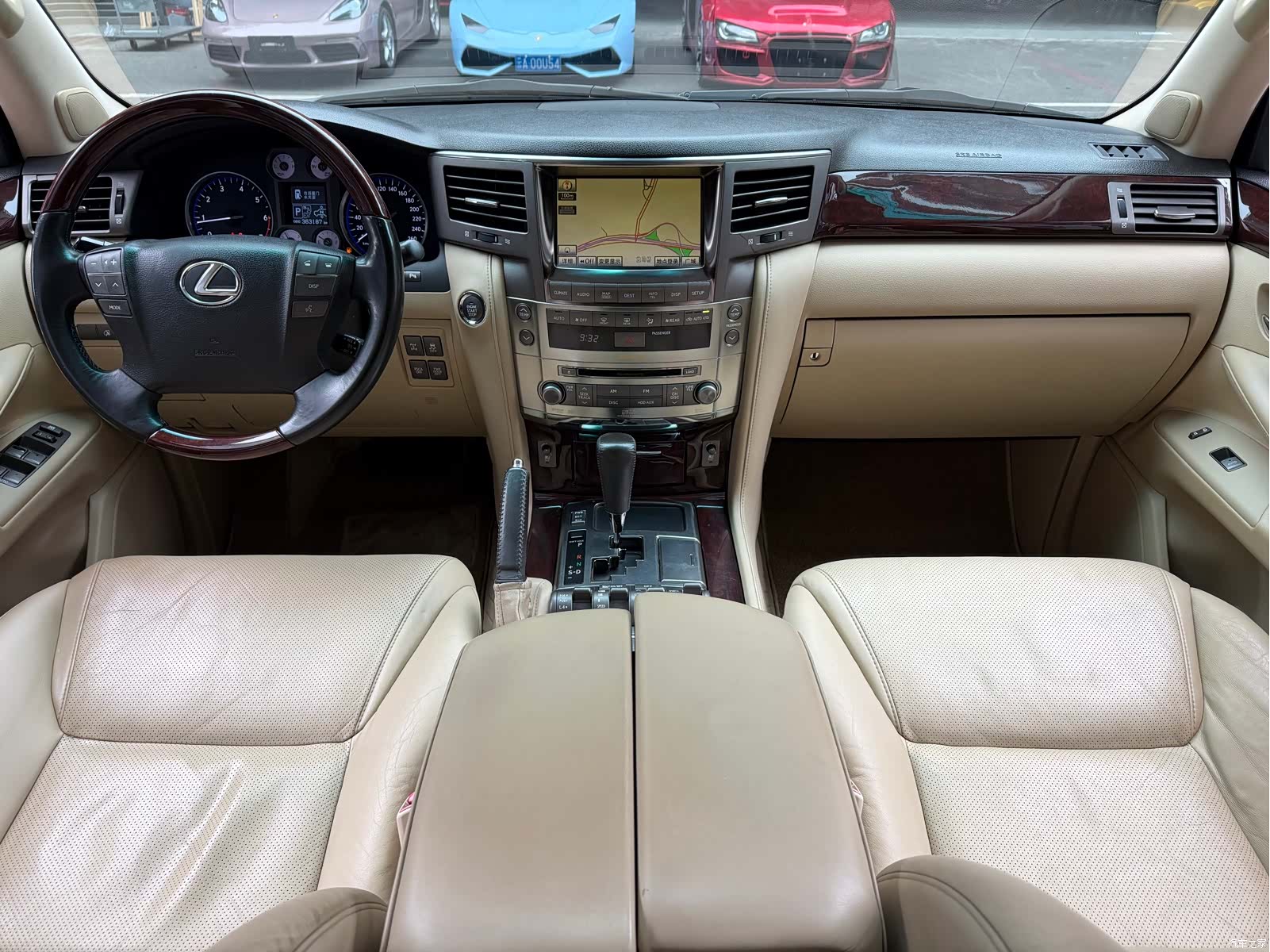 Lexus LX, 2010 15