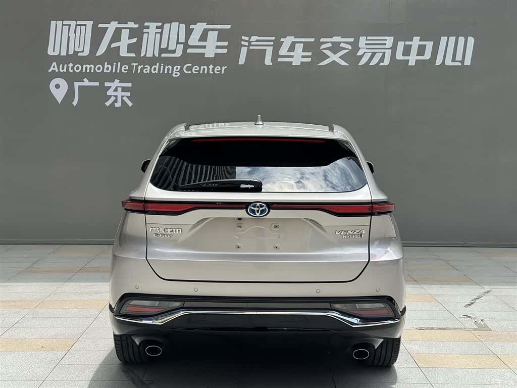 Toyota Venza, 2022 4