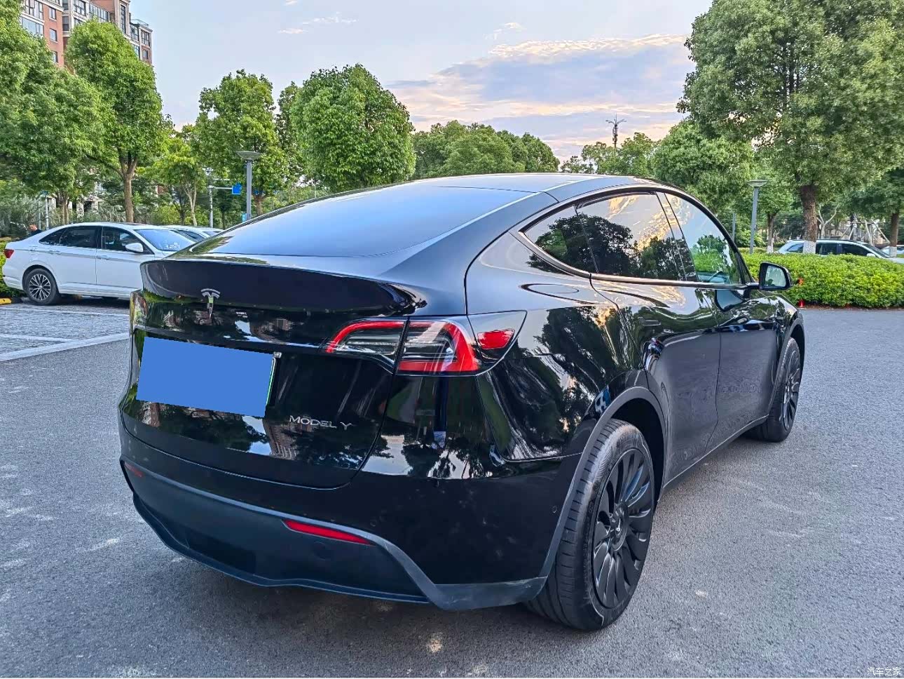 Tesla Model Y, 2022 16