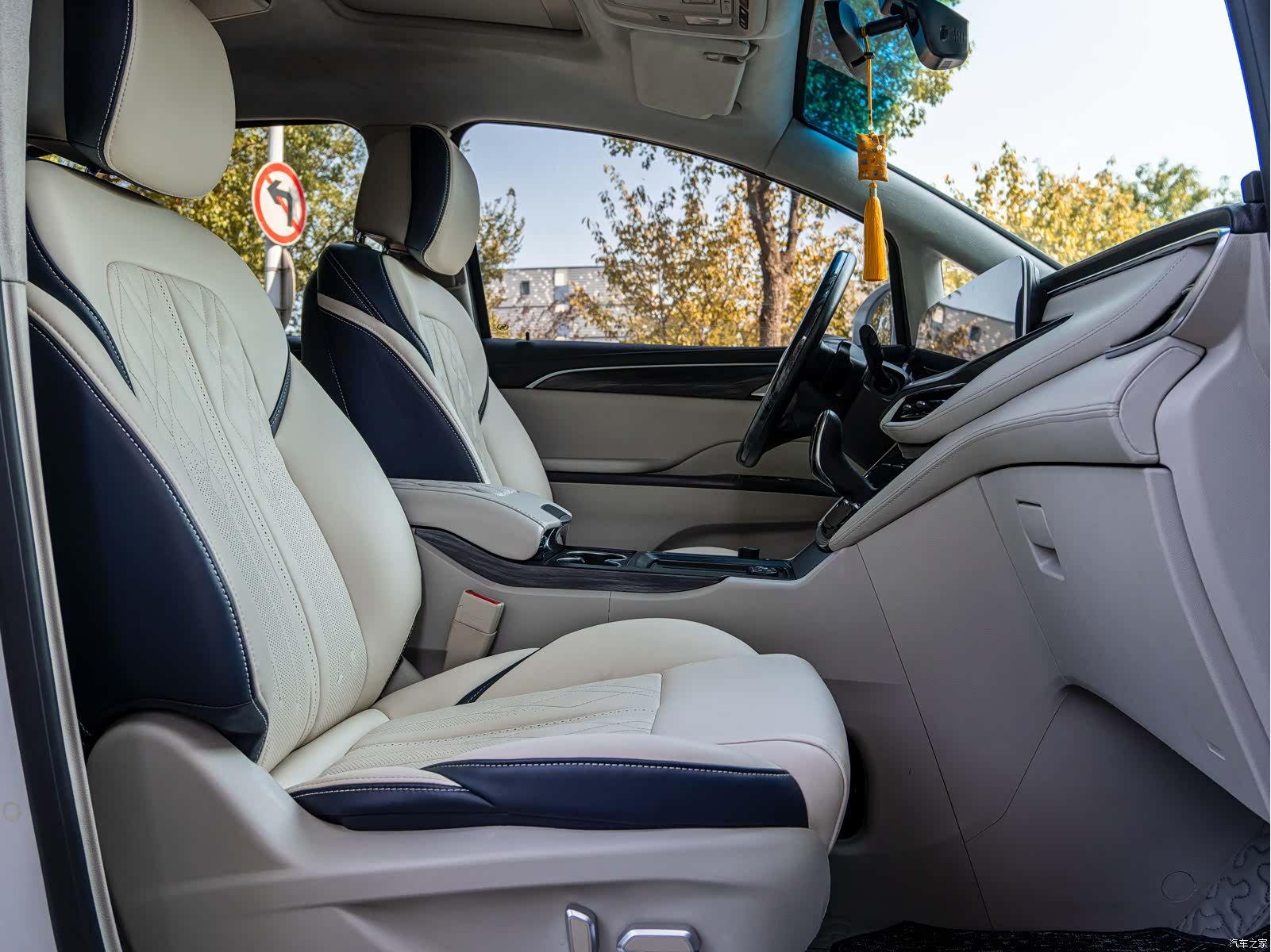 Buick GL8, 2021 8