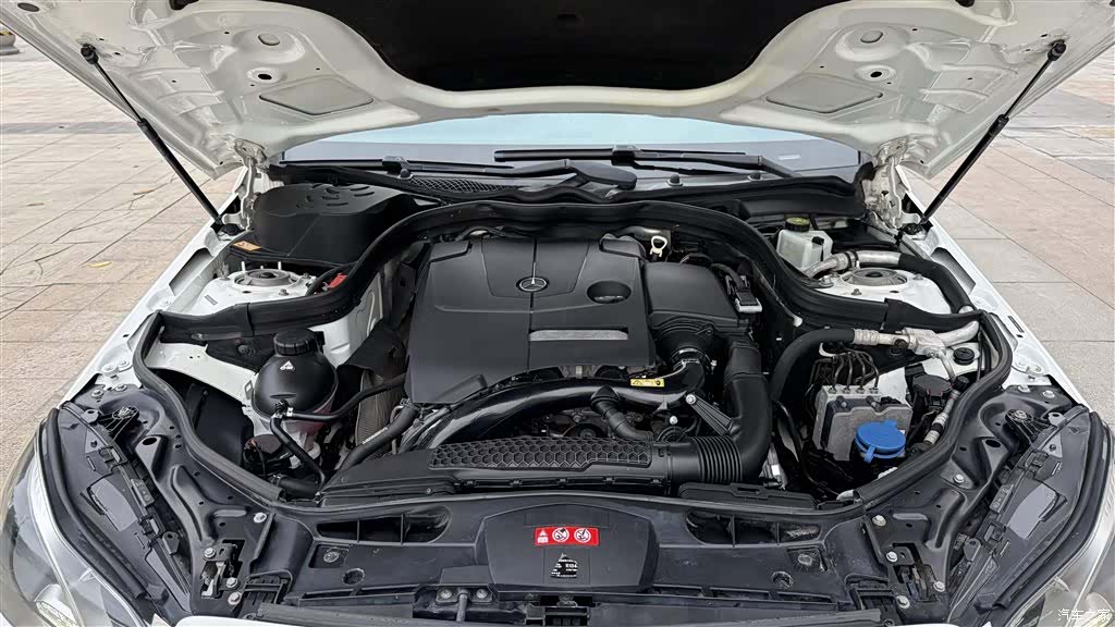 Mercedes-Benz E-Class, 2016 20