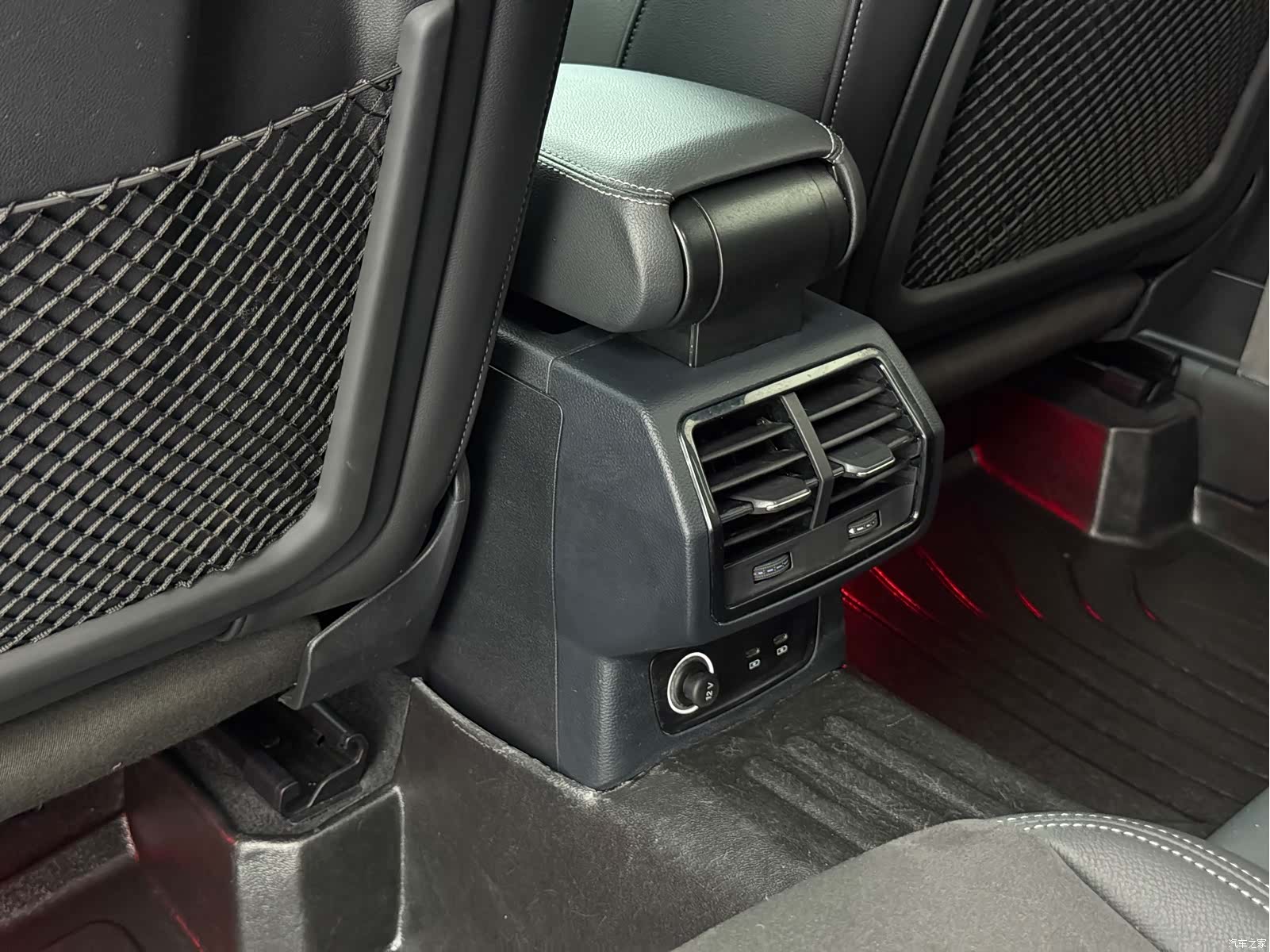 Audi Q3, 2022 13