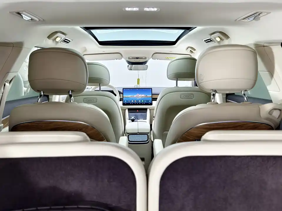 AITO Ask the world M7