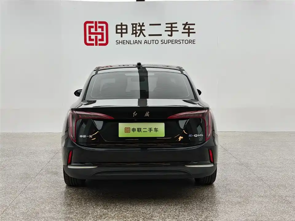 Hongqi E-QM5