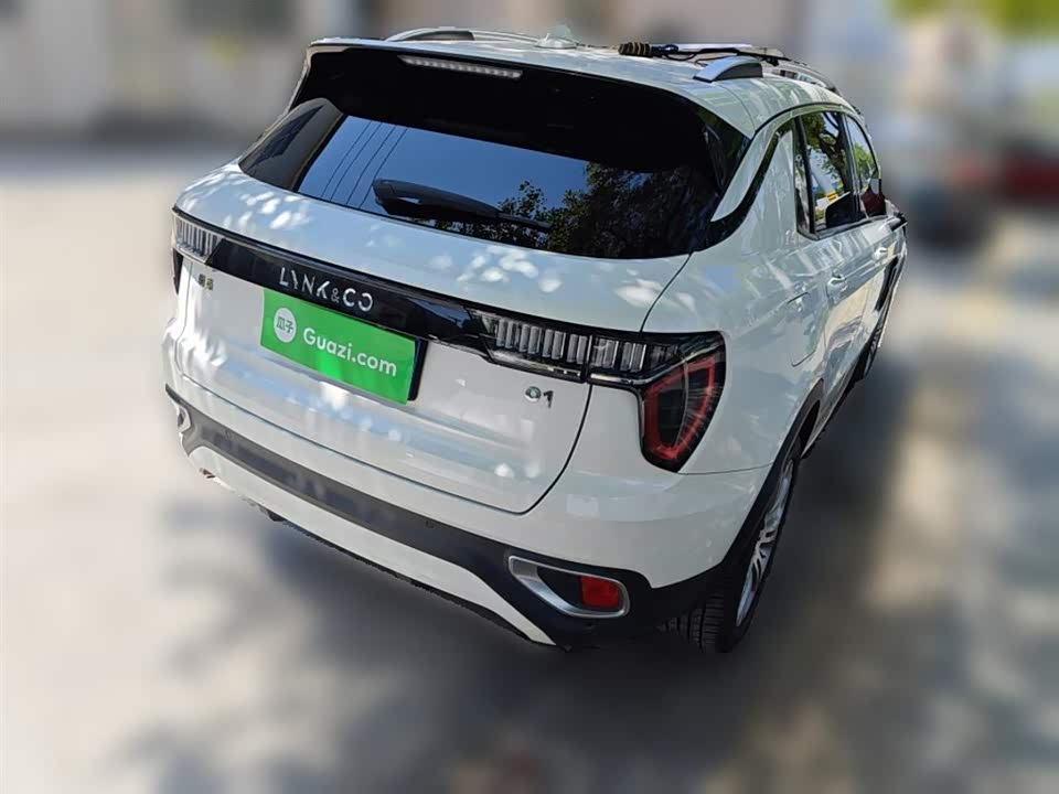 Lynk & Co 01