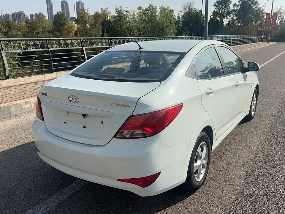 Hyundai Rena