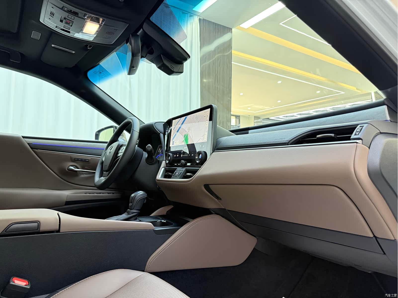 Lexus ES, 2025 9