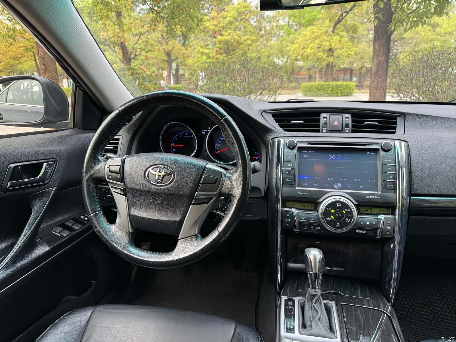 Toyota 2.5V, 2013 11
