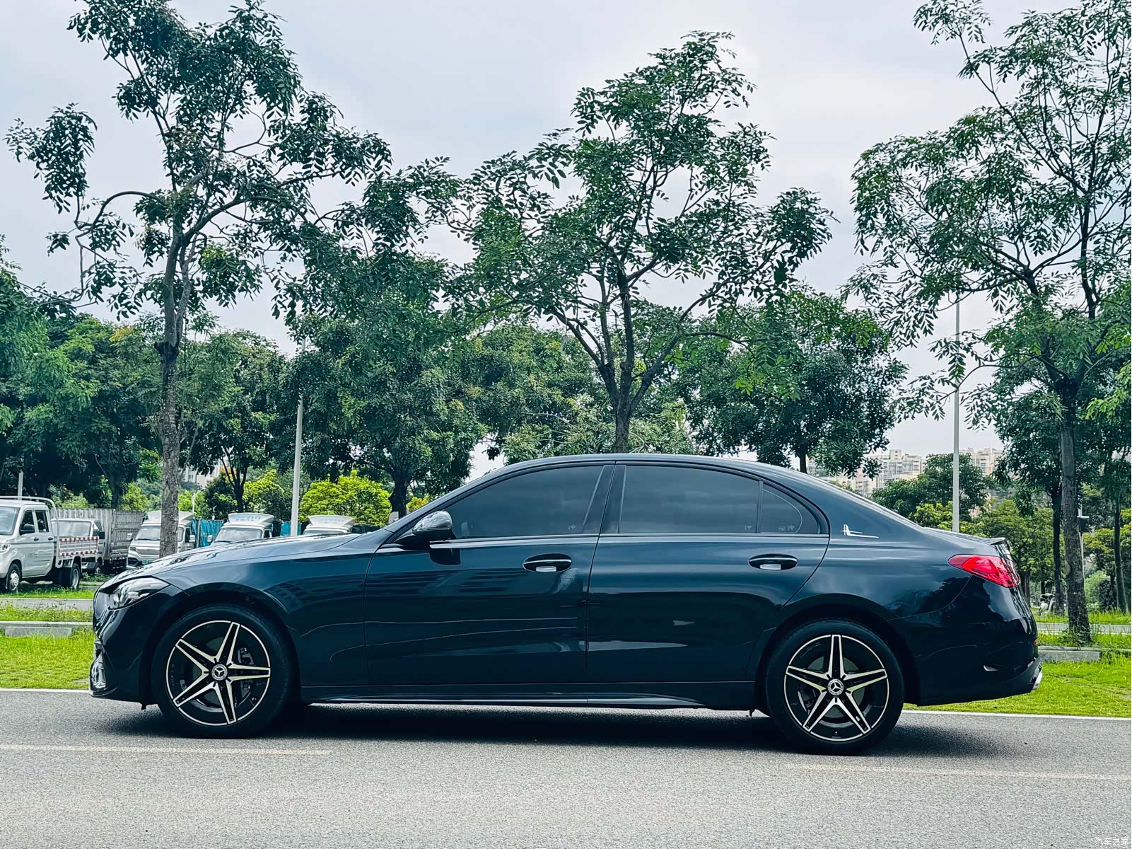 Mercedes-Benz C-Class, 2025 4