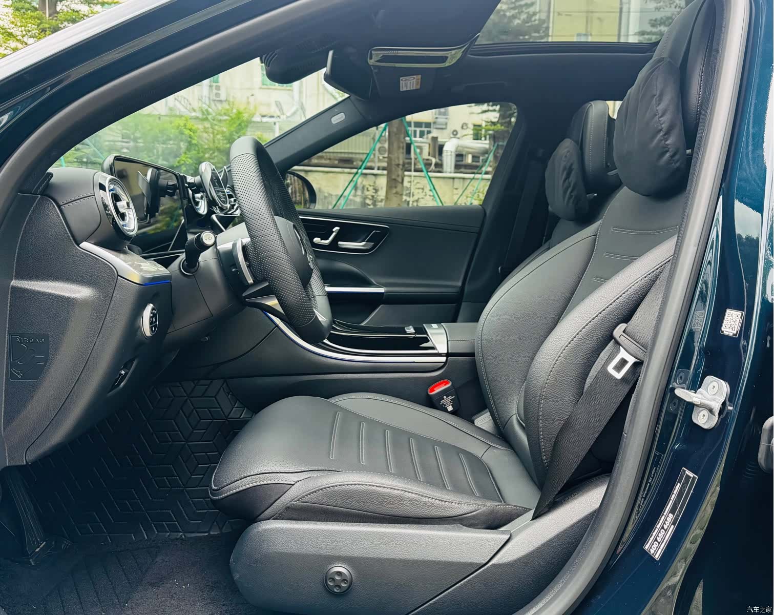 Mercedes-Benz C-Class, 2025 8