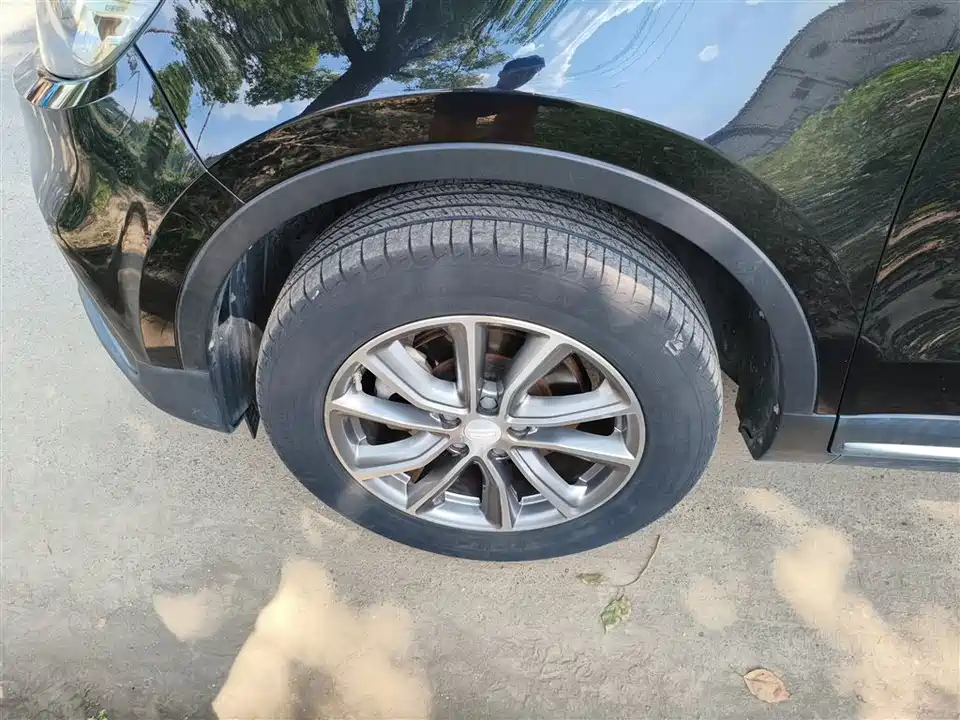 Geely Atlas
