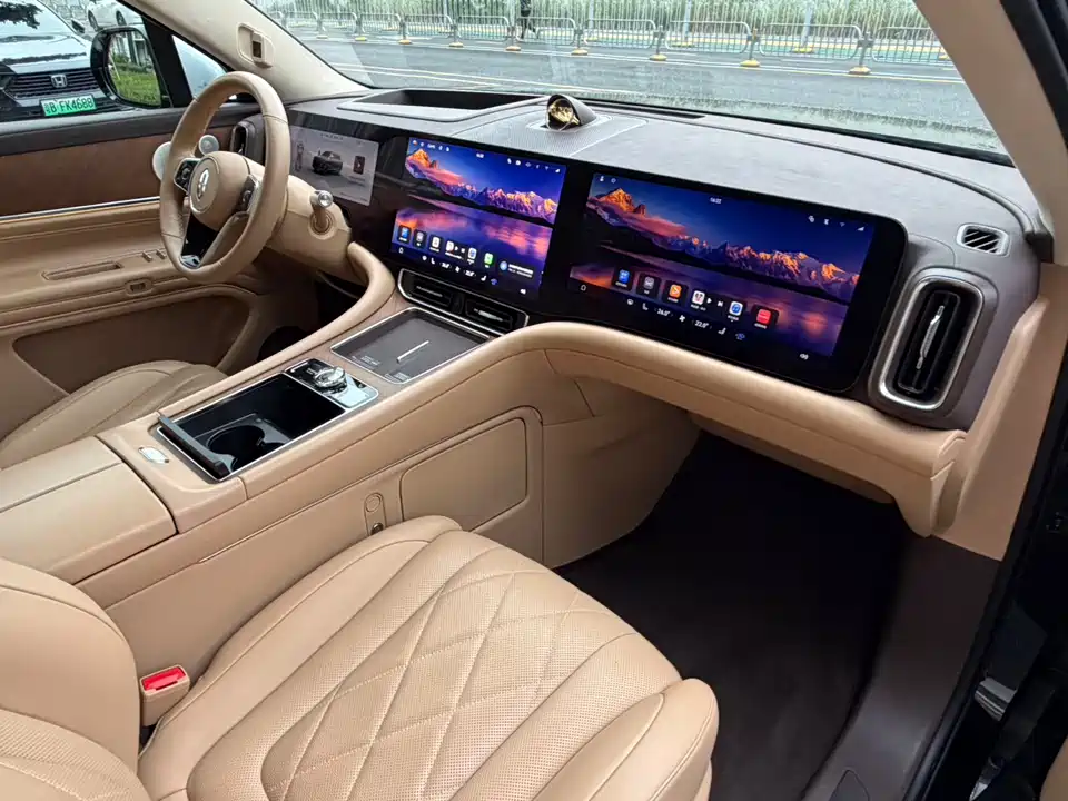 AITO Ask the world M9