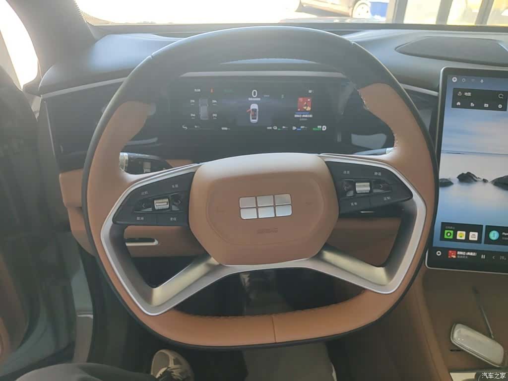 Geely Galaxy L7, 2025 11