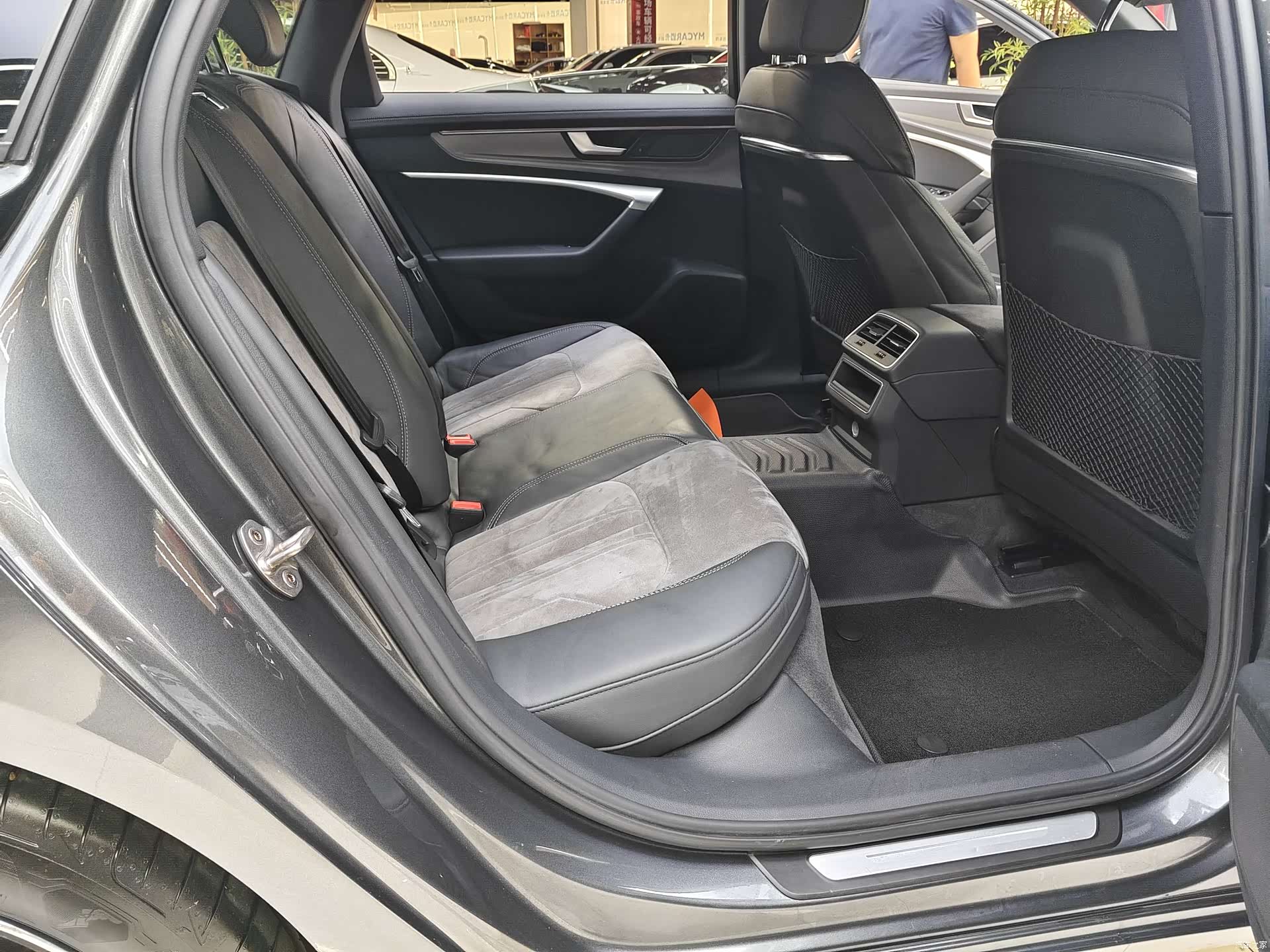 Audi A6L, 2021 все фото