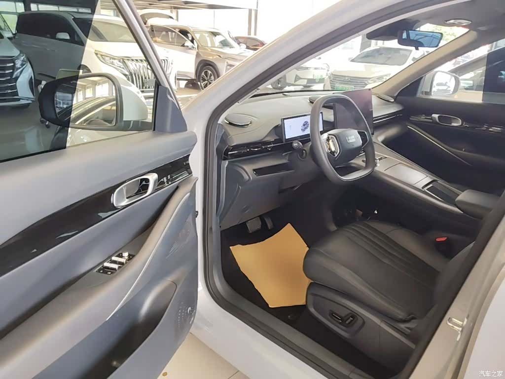 Geely Galaxy E5, 2025 16