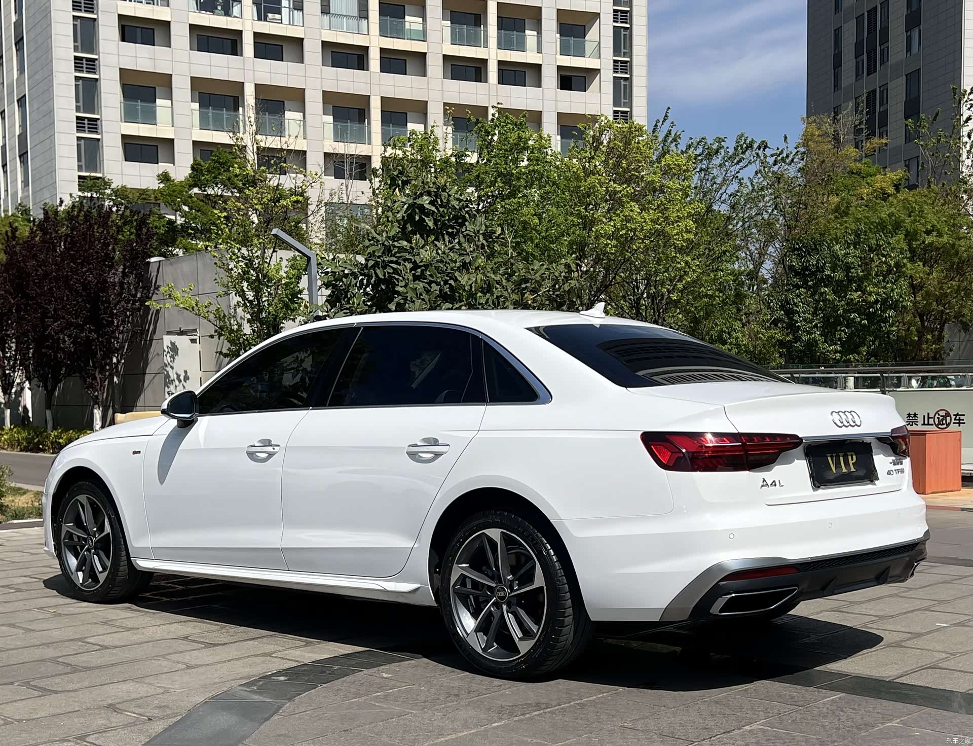 Audi A4L, 2022 6