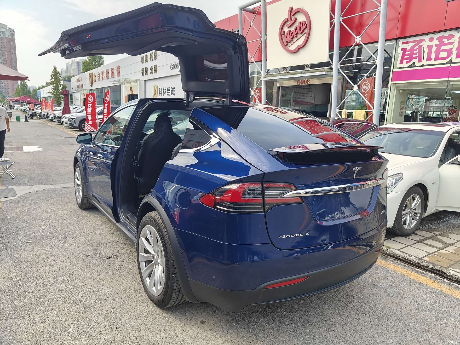 Tesla Model X, 2019 7