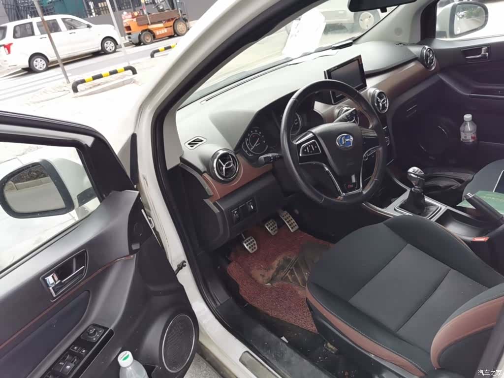 BAIC Q25, 2016 16