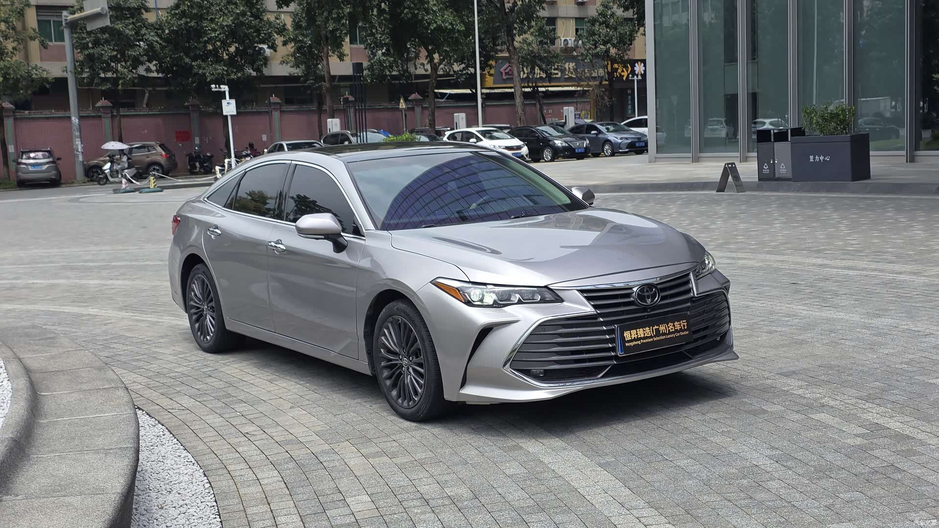 Toyota Avalon, 2019 3