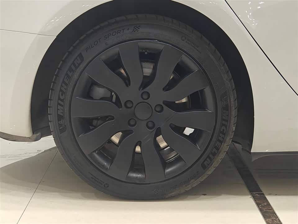 Tesla Model 3 Tesla Model 3