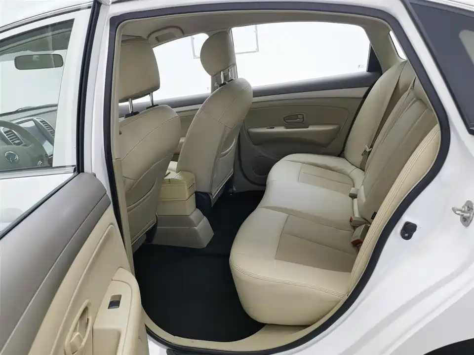 Dongfeng Junfeng E11K