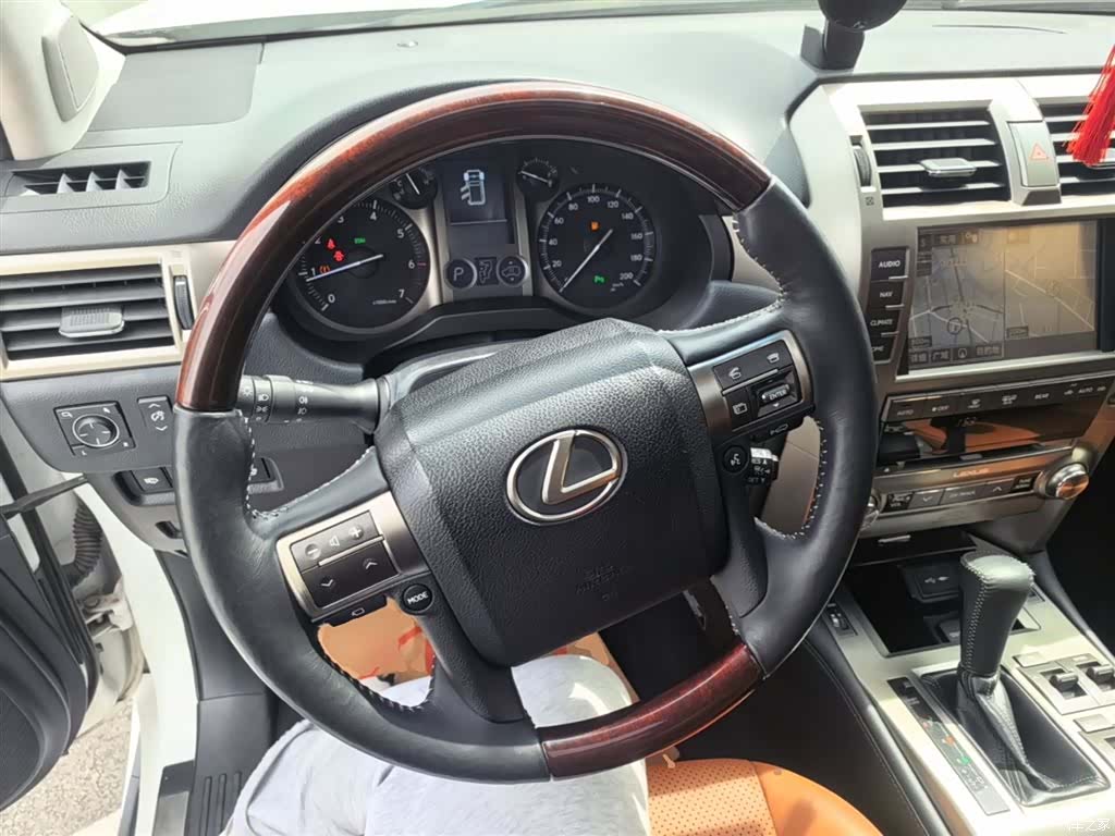 Lexus GX, 2015 11