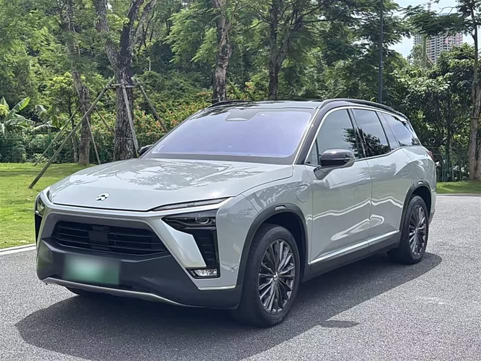 NIO ES8