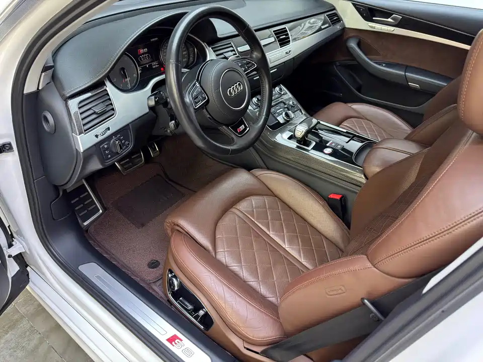 Audi S8