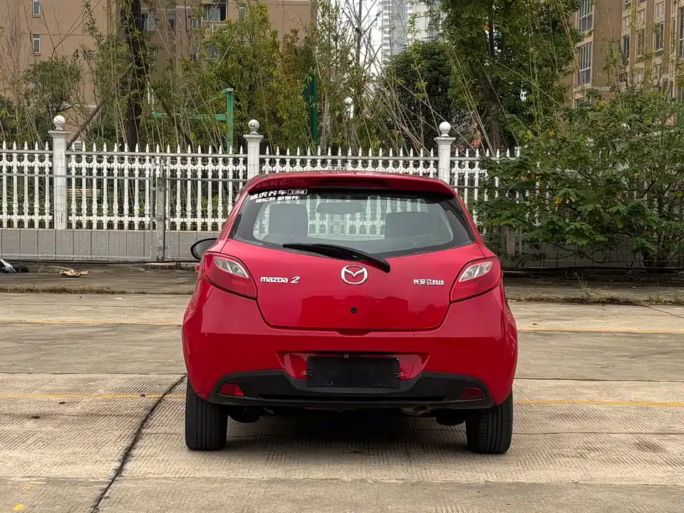 Mazda 2