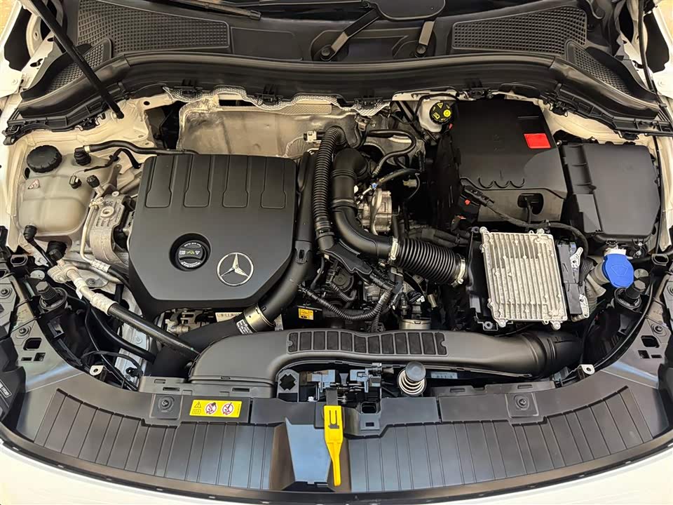 Mercedes-Benz GLA Mercedes-Benz GLA
