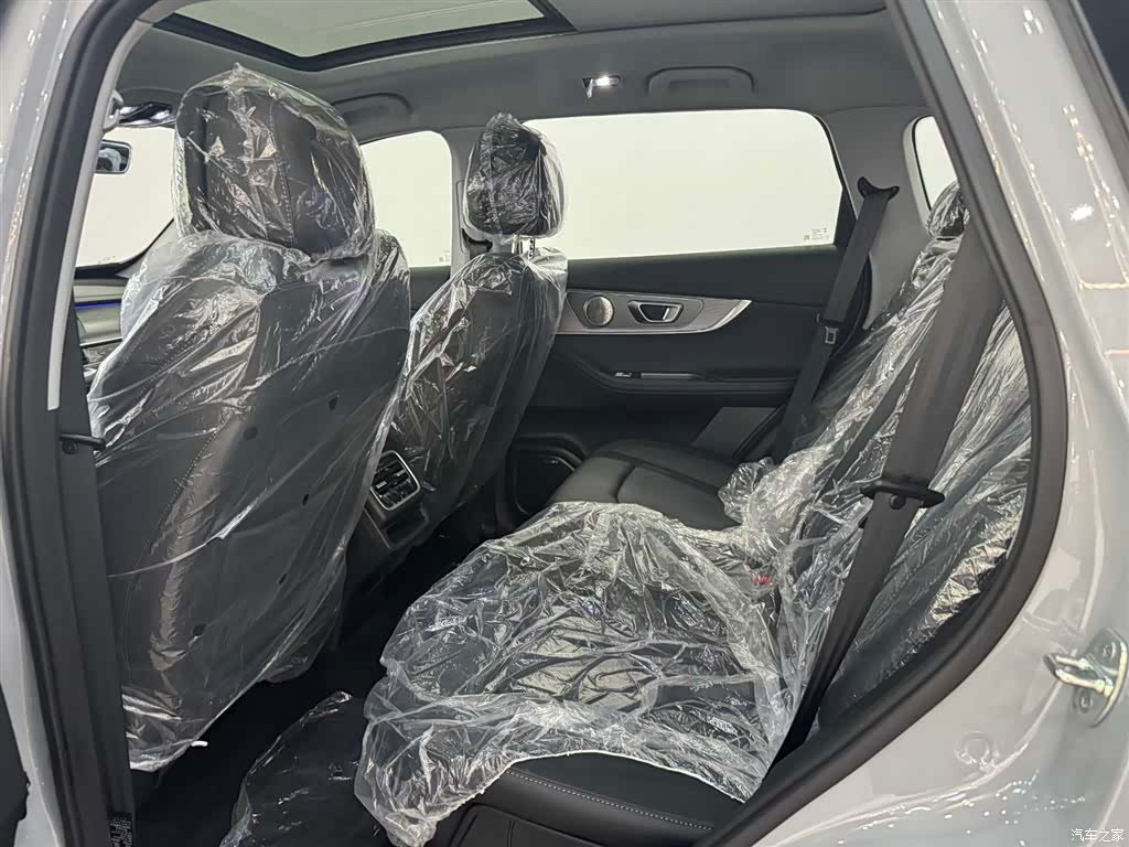 Chery Tiggo 8, 2025 15
