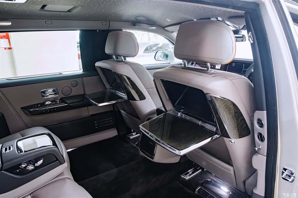 Rolls-Royce Phantom, 2019 12