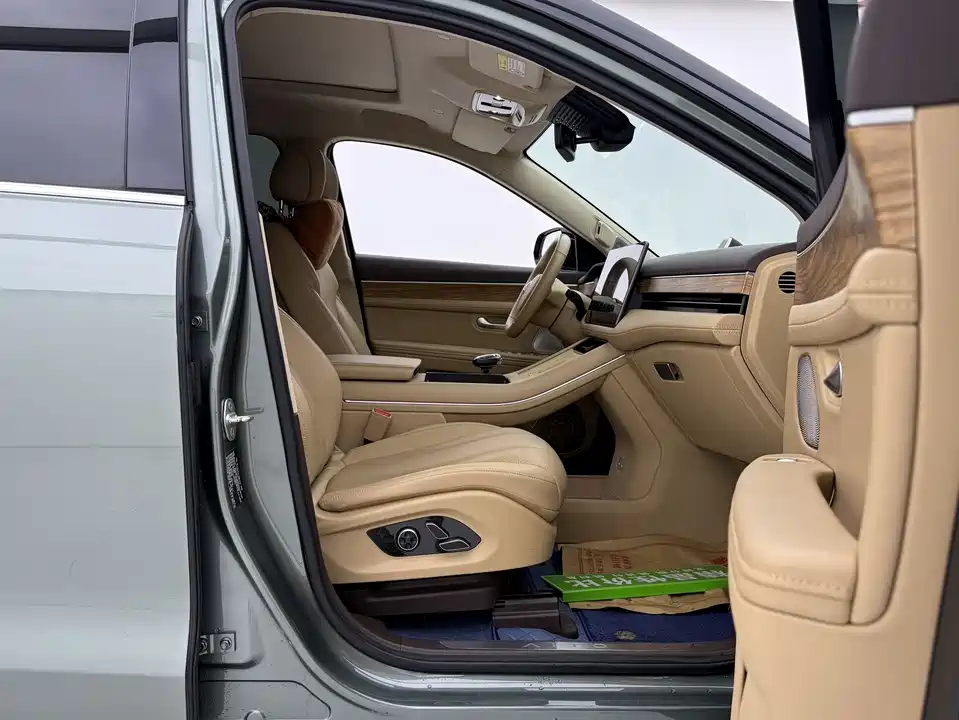 AITO Ask the world M7