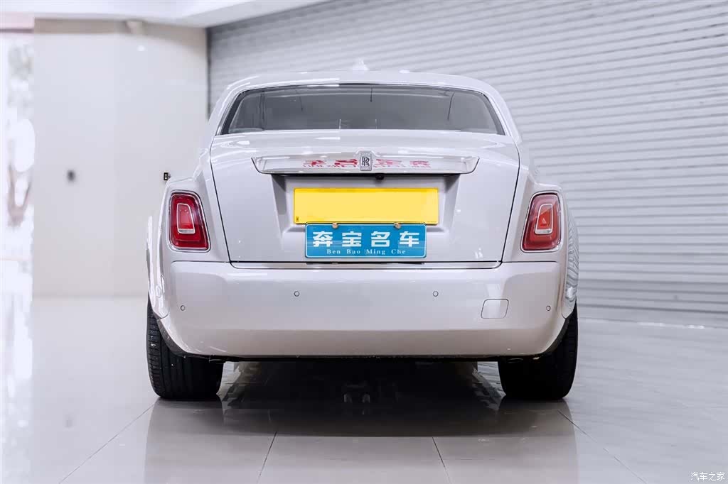Rolls-Royce Phantom, 2019 все фото