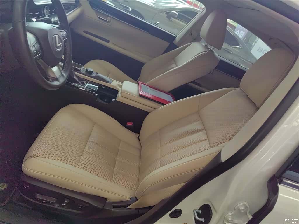 Lexus ES, 2018 8