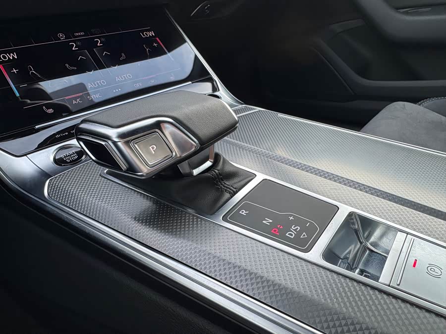 Audi A6L 2023, фото 15