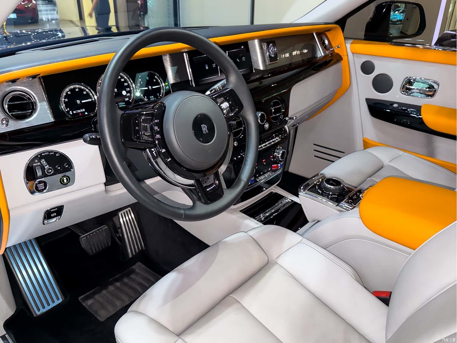Rolls-Royce Phantom, 2023 8