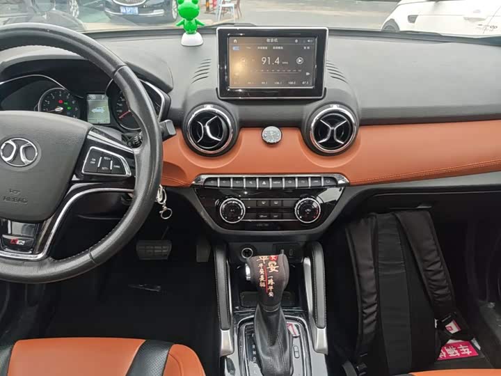 BAIC shen bao X35 2016 1.5L АКПП Luxury