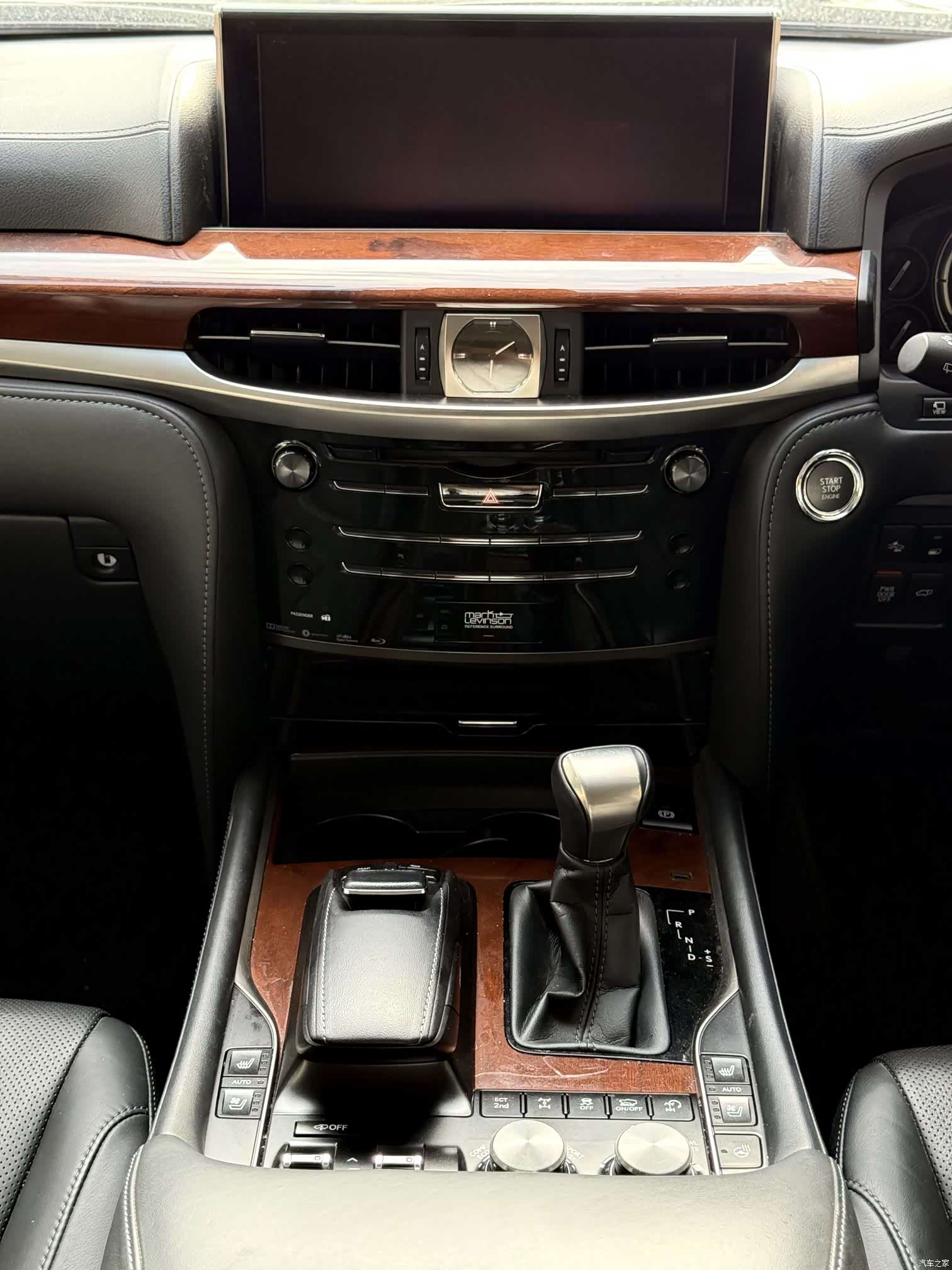 Lexus LX, 2022 9
