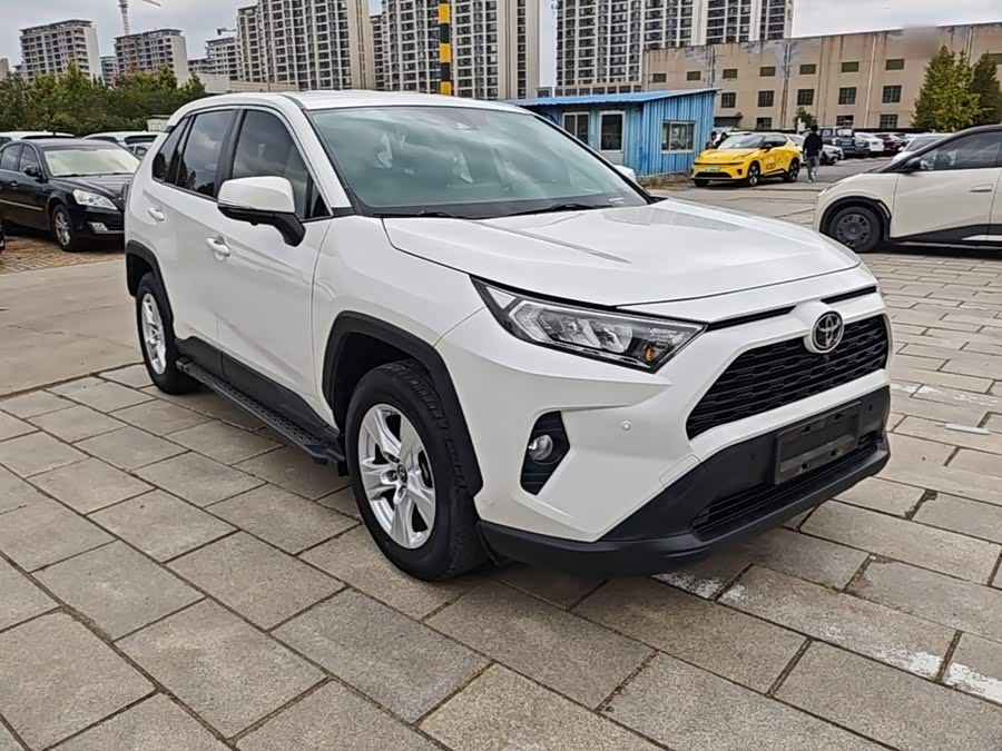 Toyota RAV4 2020, фото 3