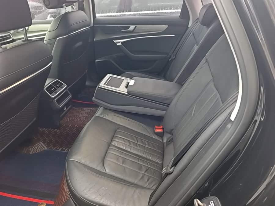 Audi A6L 2020, фото 17
