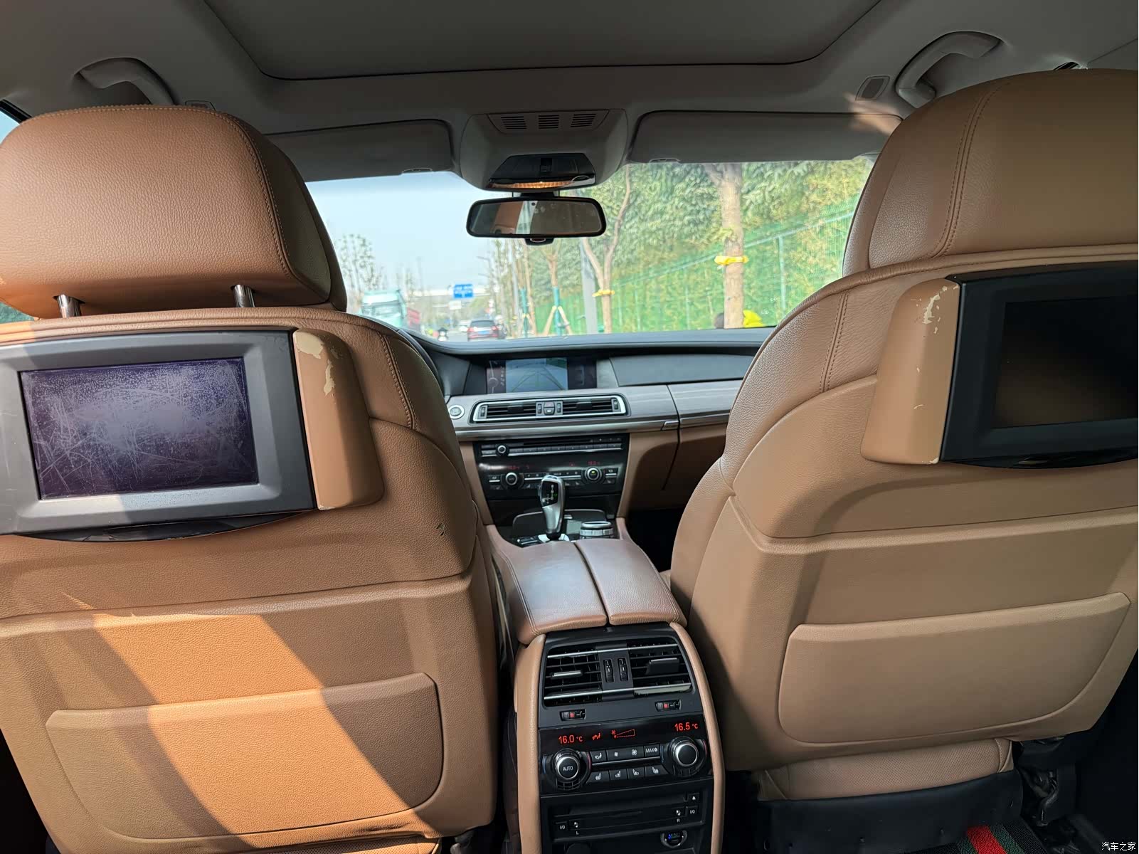 BMW 7 Series, 2011 16