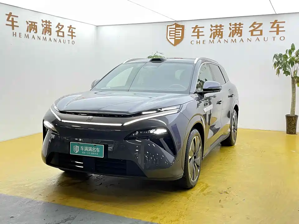 BYD Tang L