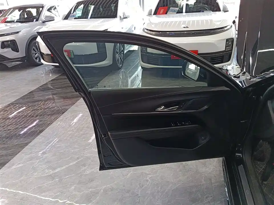 Cadillac CT4