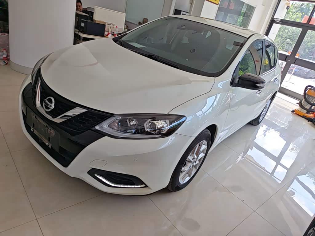 Nissan TIIDA