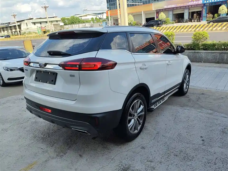 Geely Atlas