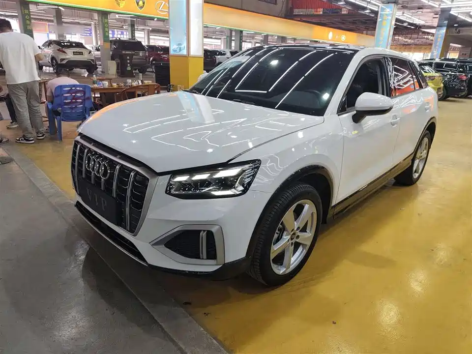Audi Q2L